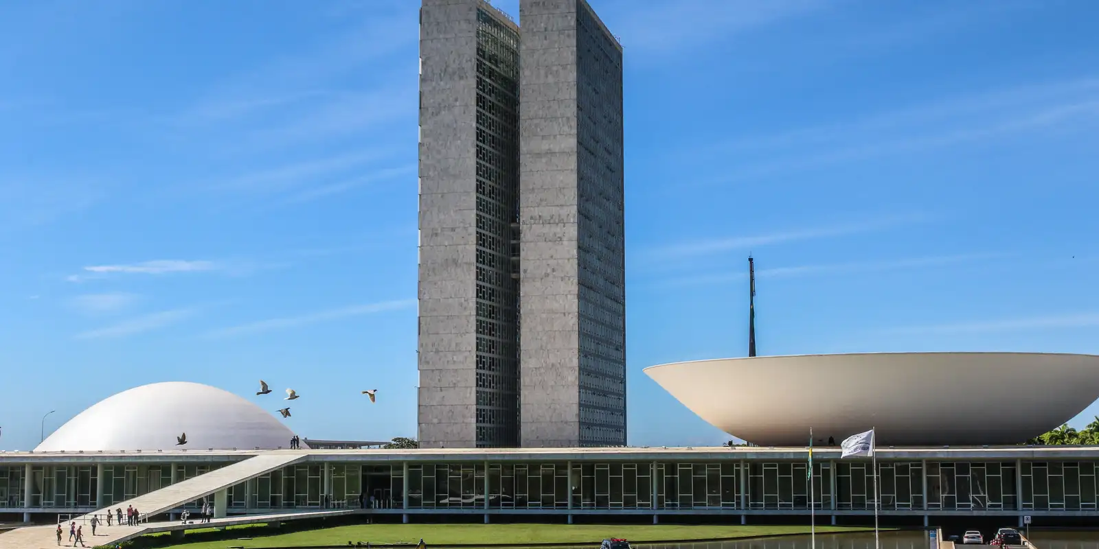 “Combinaram não enxergar nada”, diz advogado sobre descontos do INSS