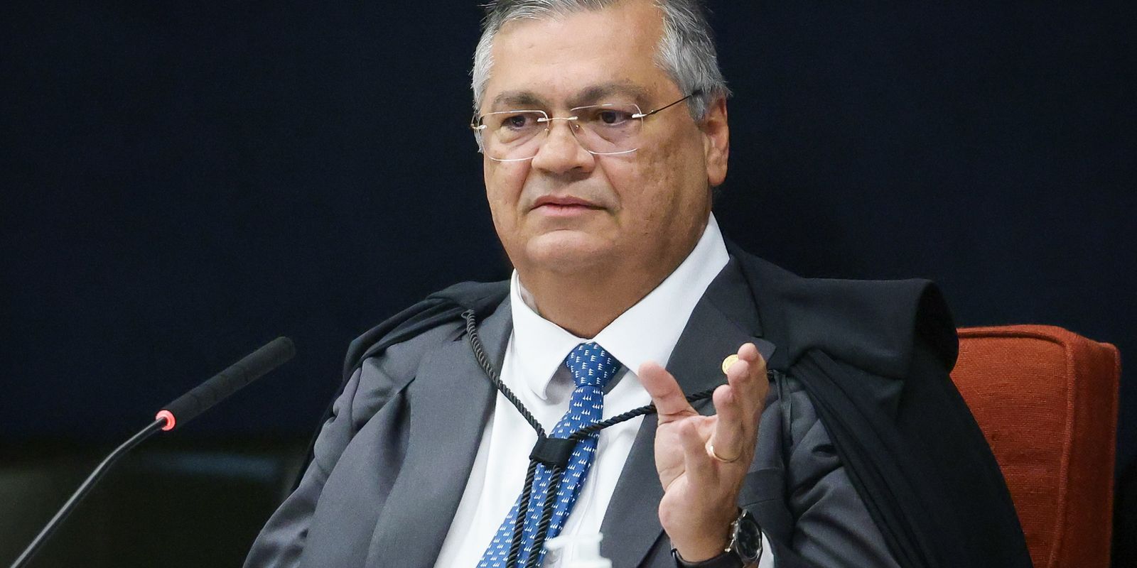 Dino diz que crimes ligados à trama golpista não podem ser anistiados