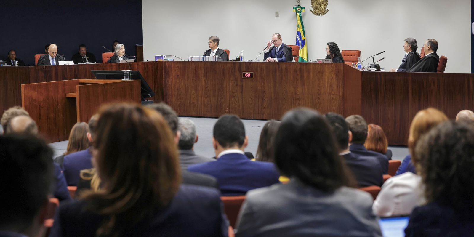 STF começa a julgar militares e policial acusados de golpe de estado