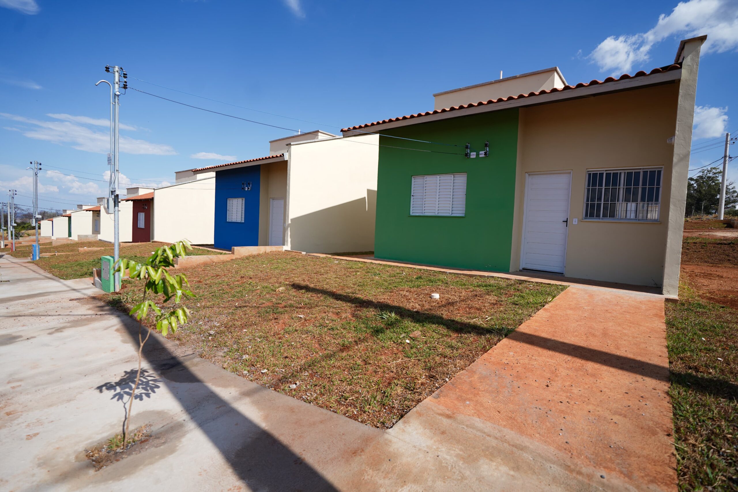 Casas a custo zero são entregues em Diorama e Bom Jardim de Goiás