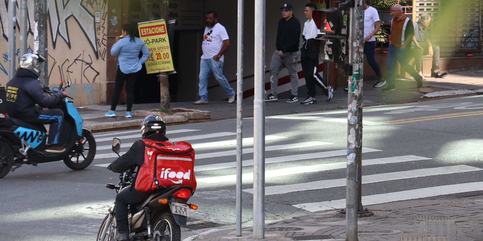 Liminar obriga INSS e iFood a atenderem entregadores acidentados