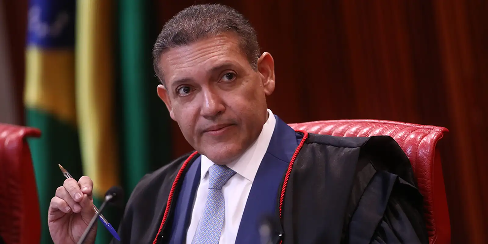 Em sessão do TSE, Nunes Marques defende urnas eletrônicas