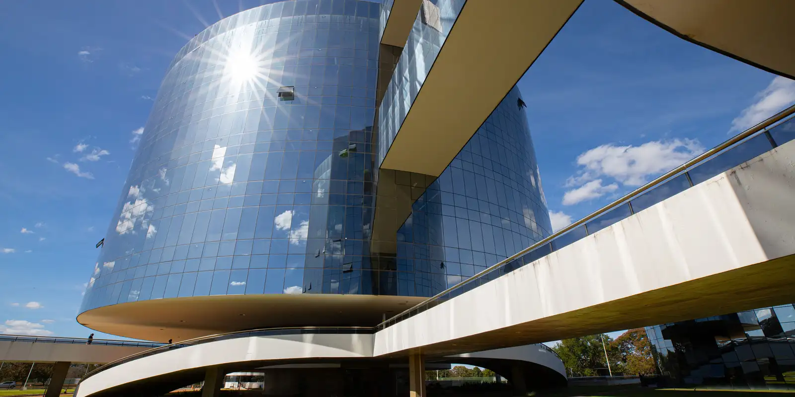 Fachin pede manifestação da PGR sobre casos Master e desvios do INSS