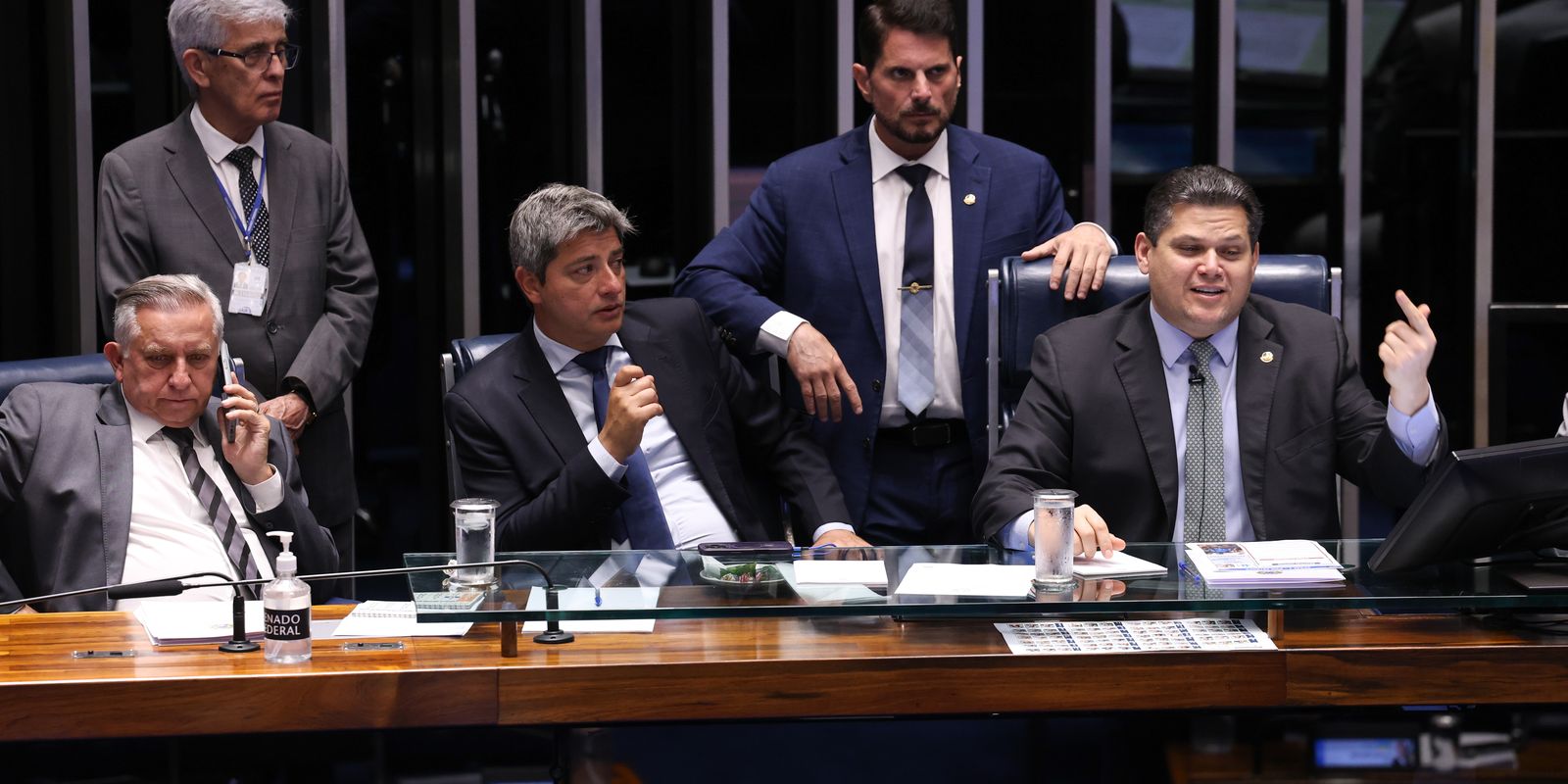 Alcolumbre retira PEC da Segurança Pública da pauta do Senado