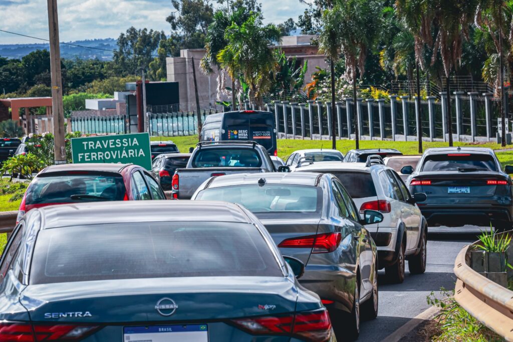 carros nas ruas