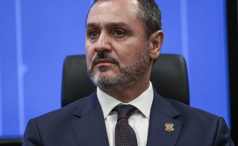 André Mendonça determina afastamento do diretor-geral da PF