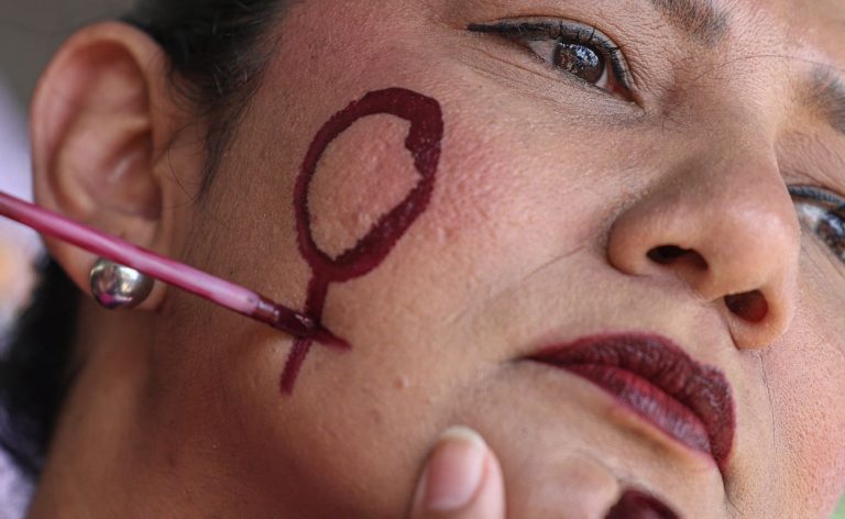 Aumentam agressões políticas em mês de luta contra violência à mulher