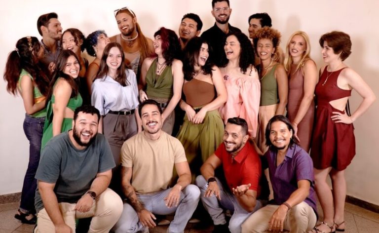 Basileu França apresenta espetáculo musical “Pop Hits”