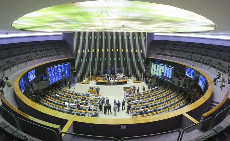 Câmara aprova colaboração entre órgãos para fiscalização de crimes