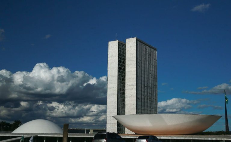 Câmara dos Deputados poderá ter bancada cristã