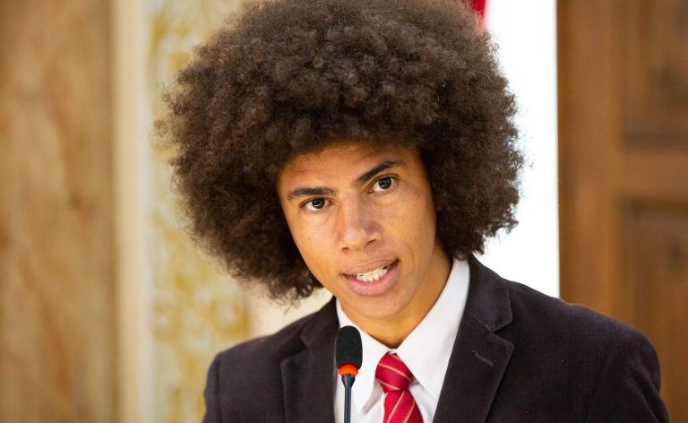 Deputado do PR filmado em briga de rua diz que sofreu racismo