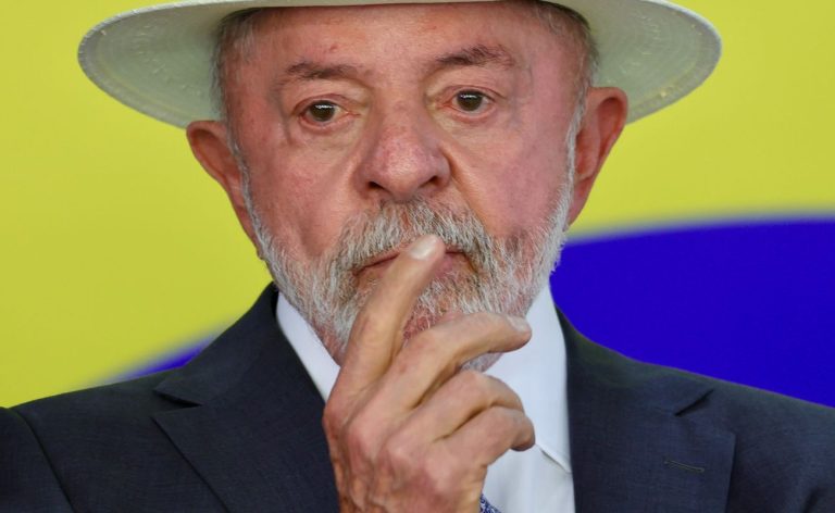 Detenção de ativista brasileiro em Israel é injustificável, diz Lula