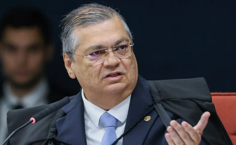 Dino pede informações sobre emendas parlamentares a 21 partidos