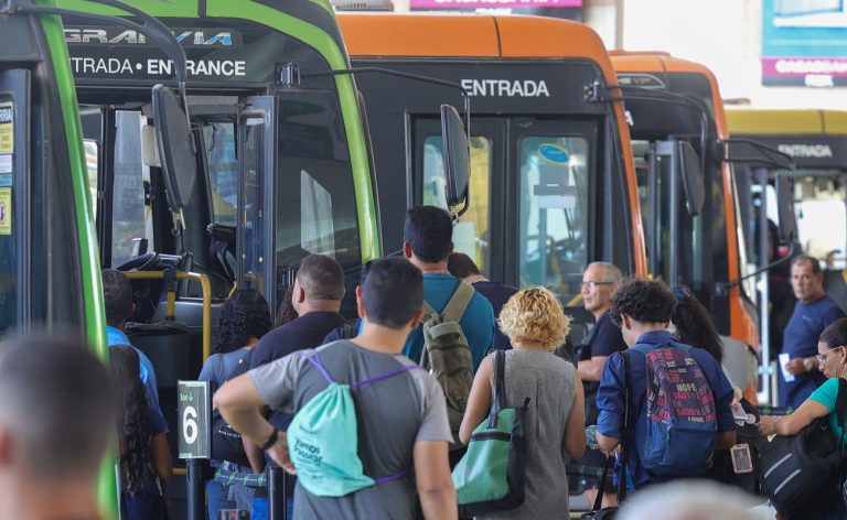 Escala 6x1: 67% apontam que jornada piora saúde mental, diz pesquisa