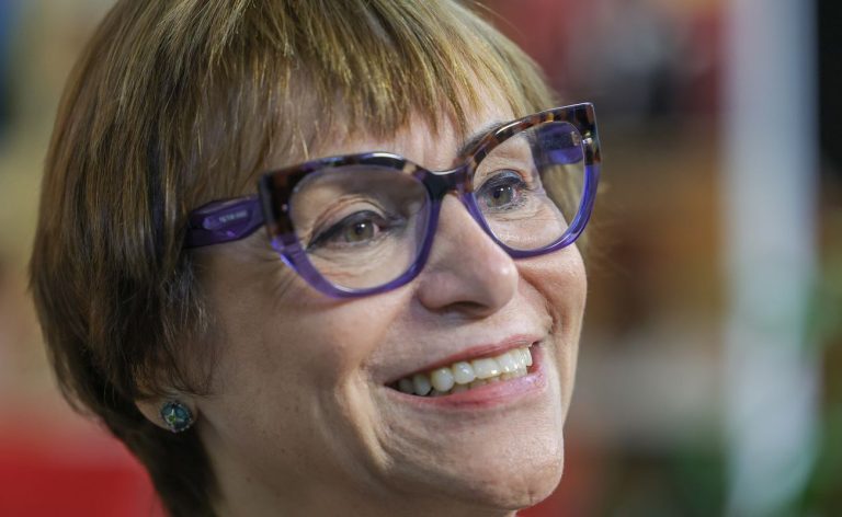 Exposição no Senado homenageia mulheres na redemocratização do país