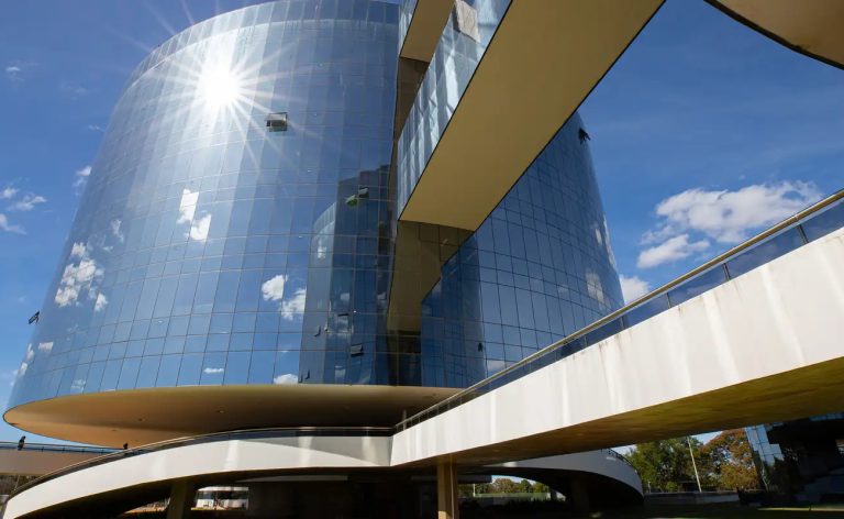 Fachin pede manifestação da PGR sobre casos Master e desvios do INSS
