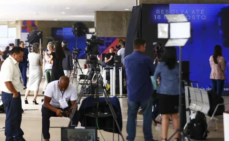Fórum pede compromisso de candidatos com comunicação democrática