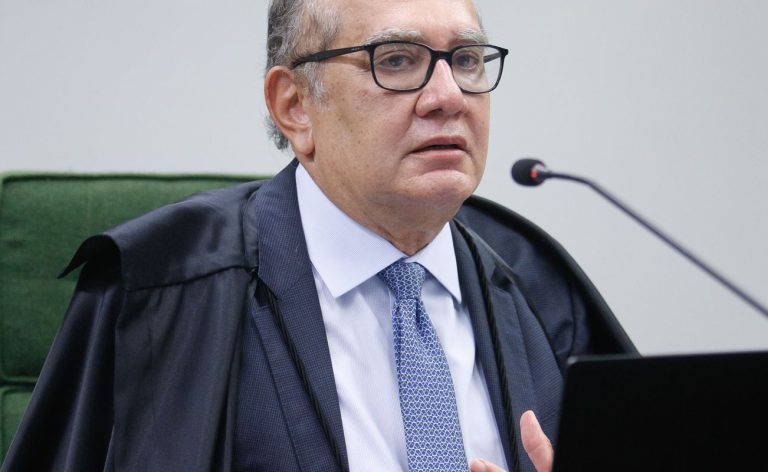 Gilmar Mendes pede que Fachin unifique petições de Moraes e Mendonça