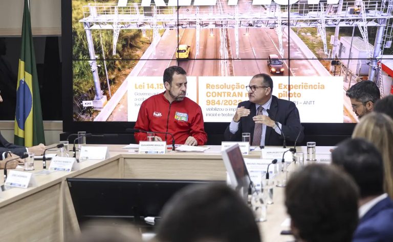 Governo suspende 3,5 milhões de multas por não pagar pedágio