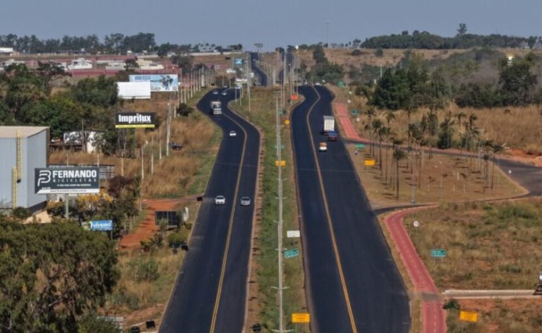 Governo de Goiás inicia restauração de novo trecho da GO-020 no período noturno