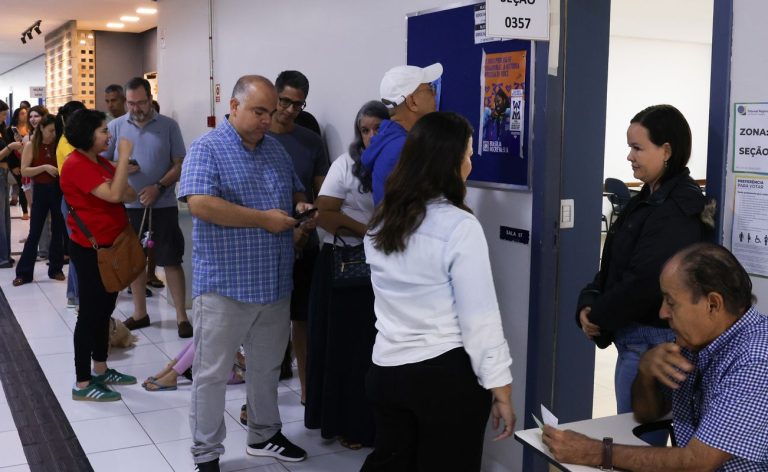 Jornais dizem que voto no Brasil define geopolítica na América Latina