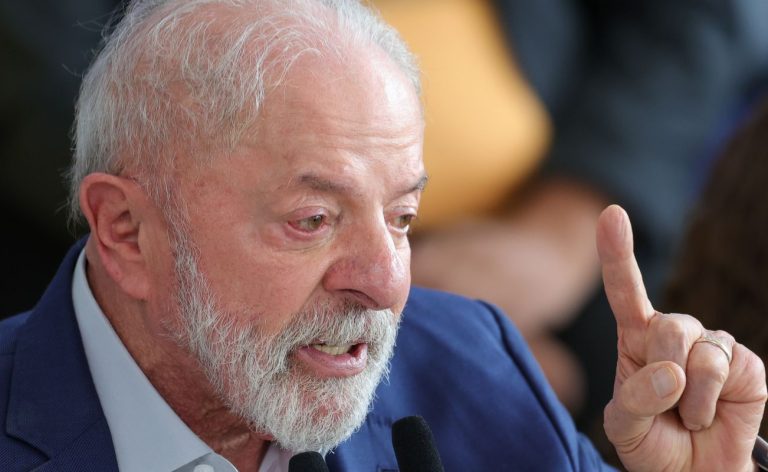 Lula cita feminicídios e cobra luta de homens contra a violência