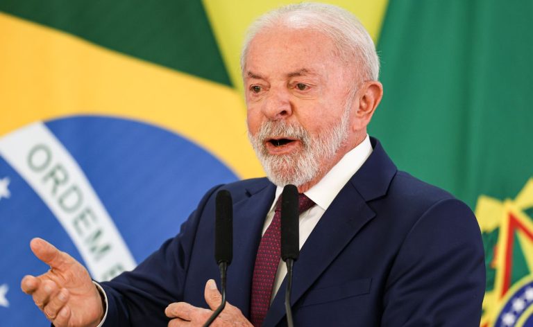 Lula descarta privatização dos Correios