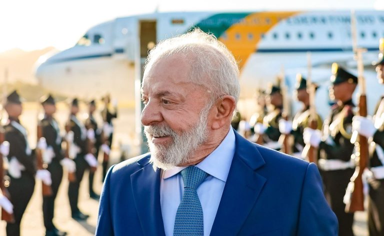 Lula fará cirurgia de catarata no olho esquerdo