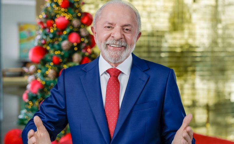 Lula faz balanço de ações e desafios: "povo brasileiro é vencedor"
