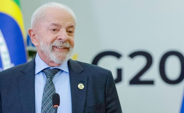 Lula recebe título de doutor honoris causa em Moçambique