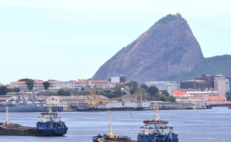 MPF denuncia empresas donas de estaleiro que poluiu Baía de Guanabara