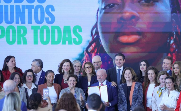 Novas medidas do governo reforçam proteção das mulheres na internet
