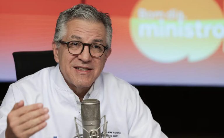 PF desmente 'Veja' e Padilha aciona Justiça sobre fake news contra Lul