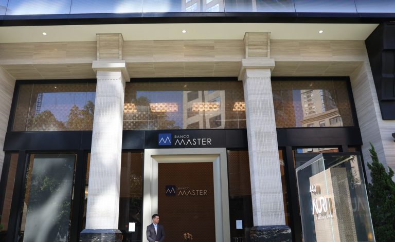 PF ouve envolvidos em investigação sobre Banco Master