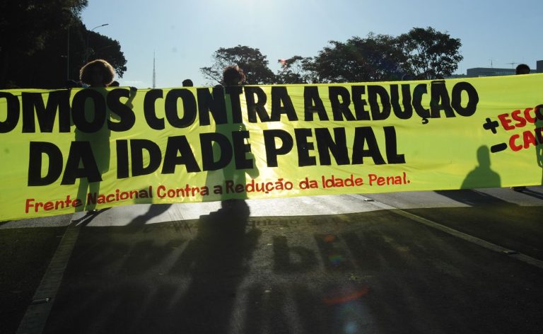 Pediatras se manifestam contrários à redução da maioridade penal