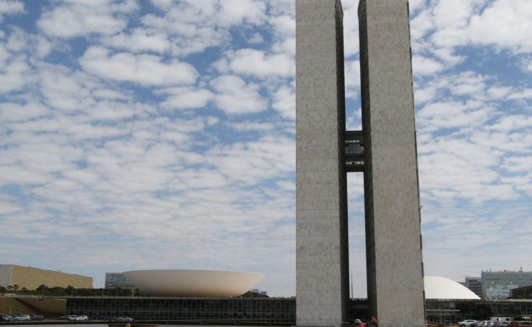 Presidente do Senado marca para segunda votação do fim da escala 6x1