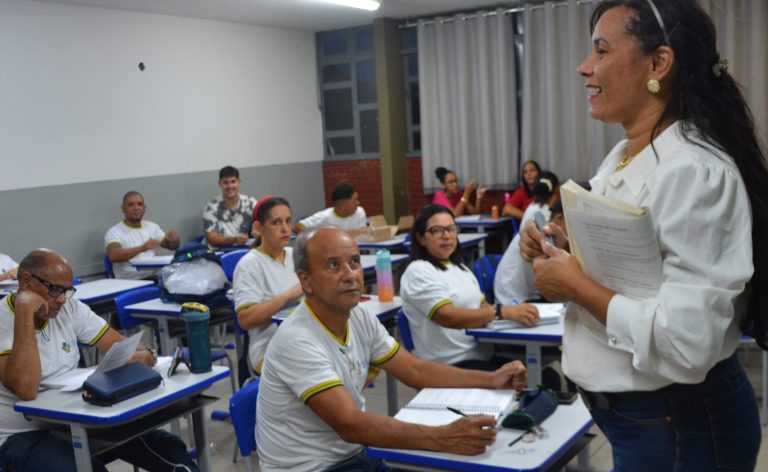 Seduc anuncia abertura de matrículas para Educação de Jovens e Adultos (EJA) para 2026