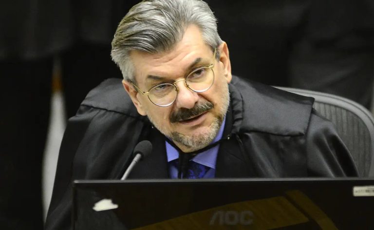 STJ decide afastar ministro Marco Buzzi e propõe perda do cargo