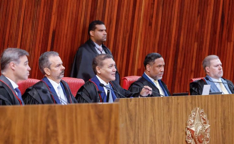 TSE manda Flávio Bolsonaro e aliados apagarem vídeo falso